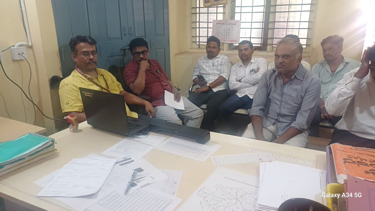 IGRKarnataka's tweet photo. ಕಾವೇರಿ 2.0 ಪೋರ್ಟಲ್ ಅಡಿಯಲ್ಲಿ 'ಕಾಗದರಹಿತ ನೋಂದಣಿ' ಪ್ರಕ್ರಿಯೆಯ ಕುರಿತು ರಾಜ್ಯಾದ್ಯಂತ ತರಬೇತಿ ಹಮ್ಮಿಕೊಳ್ಳಲಾಗಿದೆ.
-ಉಪನೊಂದನಾಧಿಕಾರಿಗಳ ಕಚೇರಿ, ಹರಪನಹಳ್ಳಿ
#eGovernance #DigitalIndia #stamps #property #propertyregistration #Kaveri2 #DigitalKarnataka #StatewideTraining https://t.co/OZh7twXn22