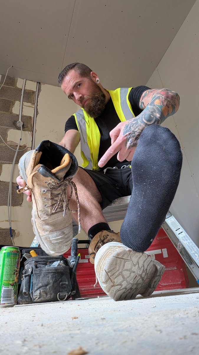 Master Knight tweet media