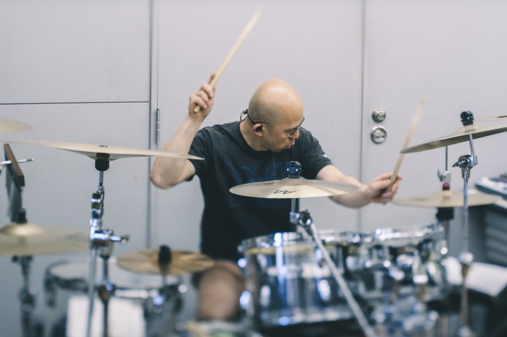 20周年公演に向けて。

Photo by Akito Takegawa 

🔽クラウドファンディング挑戦中！3/18まで
readyfor.jp/projects/corep…

🔽5/9大阪公演チケットご購入はこちらから
livepocket.jp/e/core-20thosa…

#鼓和 #CORE #舞台 #drummers #20th