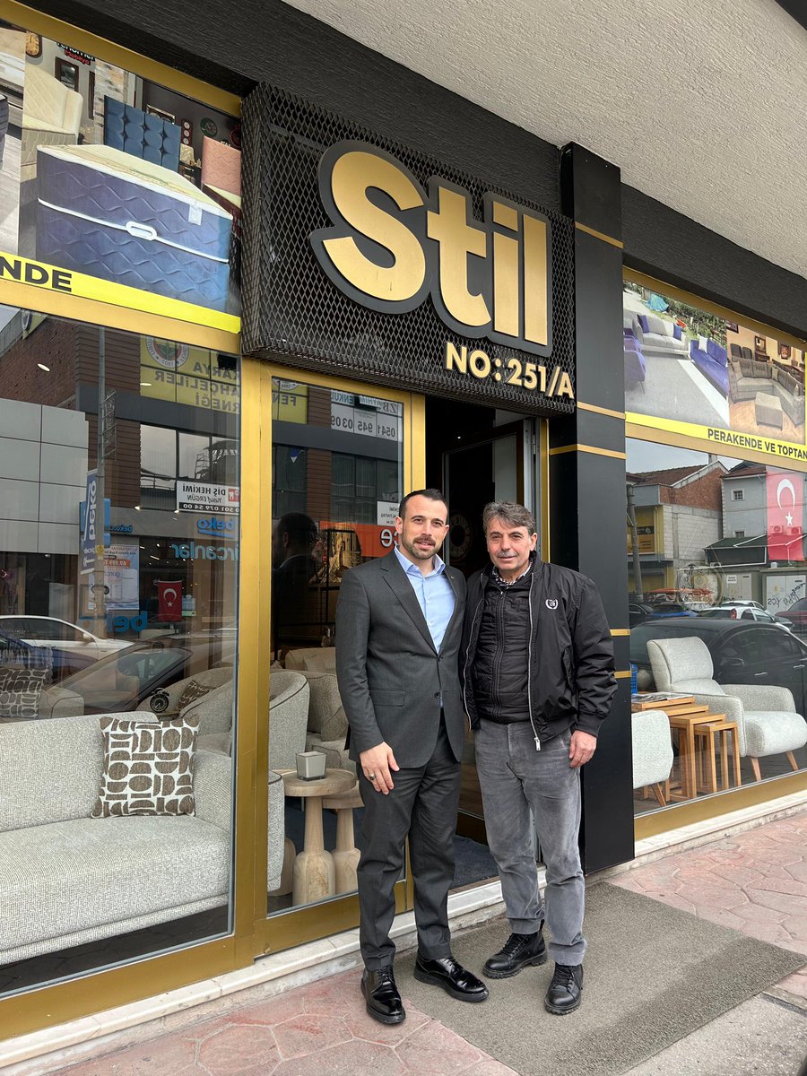 İlçe Başkanımız Sayın Yusuf Haldızoğlu, Stil Mobilya İşletme Sahibi Sayın İsmail Kıray’ı ziyaret etti. Nazik ev sahipliği ve misafirperverliği için teşekkür ediyor, kendisine hayırlı ve bereketli kazançlar diliyoruz.