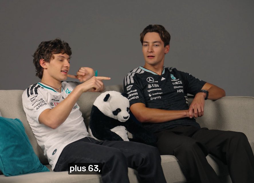 kkoitonyo's tweet image. 키미가 풀이과정 열심히설명하는데 이분은 수업중간에 설명 놓친사람 됨