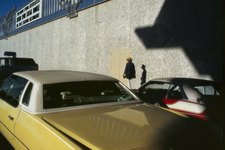 LKpaddy's tweet image. good morning 

Las Vegas, 1981 • Harry Gruyaert •