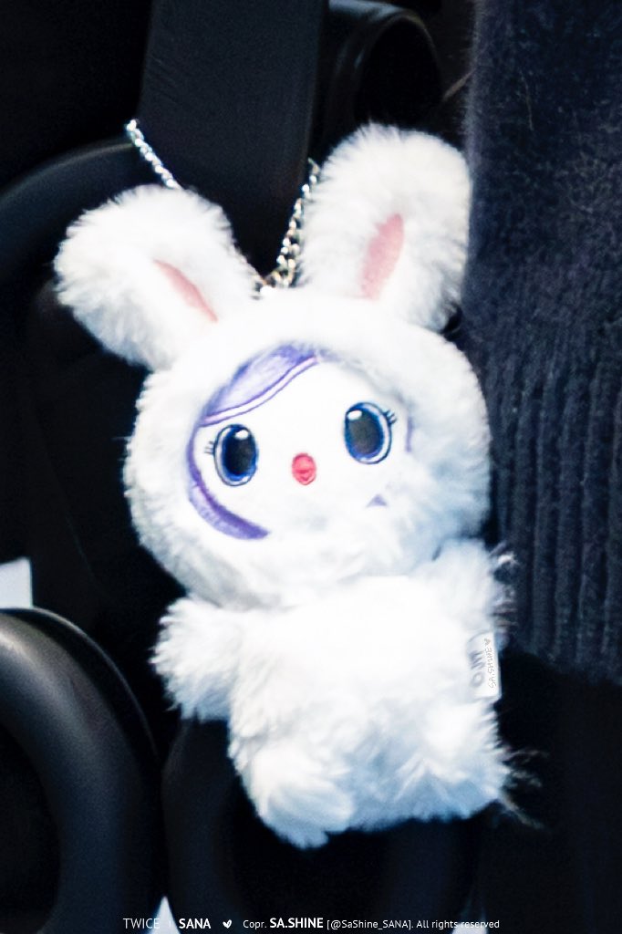 260208 HND

Everything about Sana is sooooo adorable 🥺✨💗

#사나 #TWICE #SANA #サナ