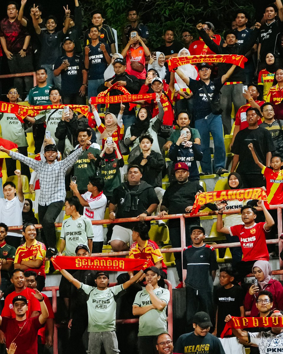selangorfc's tweet photo. ๐๐ผ Ribuan terima kasih kepada penyokong #GergasiMerah yang hadir ke Stadium Tuanku Abdul Rahman malam tadi bagi memberikan sokongan padu untuk aksi Suku Akhir pertama #PialaMalaysia2026 menentang Negeri Sembilan FC.
๐ Baca reviu penuh aksi #NSESFC di laman rasmi https://t.co/HuLWctKPLu. ๐ฐ
๐ซก Jumpa anda Sabtu ini bagi perlawanan timbal balik Suku Akhir #PialaMalaysia2026 di Stadium MBPJ.
Dikuasakan oleh Worldwide Holdings
#SelangorFC #ThisIsSelangor
#NSESFC #PialaMalaysia2025-26