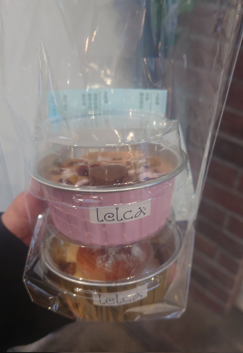 shirousagi_0420's tweet photo. 今月のチーズケーキΨ( 'ч' ☆)
そして誕プレ用のヘアピンもゲット！

#NaAst #lelca https://t.co/4Ah0bPxkVW