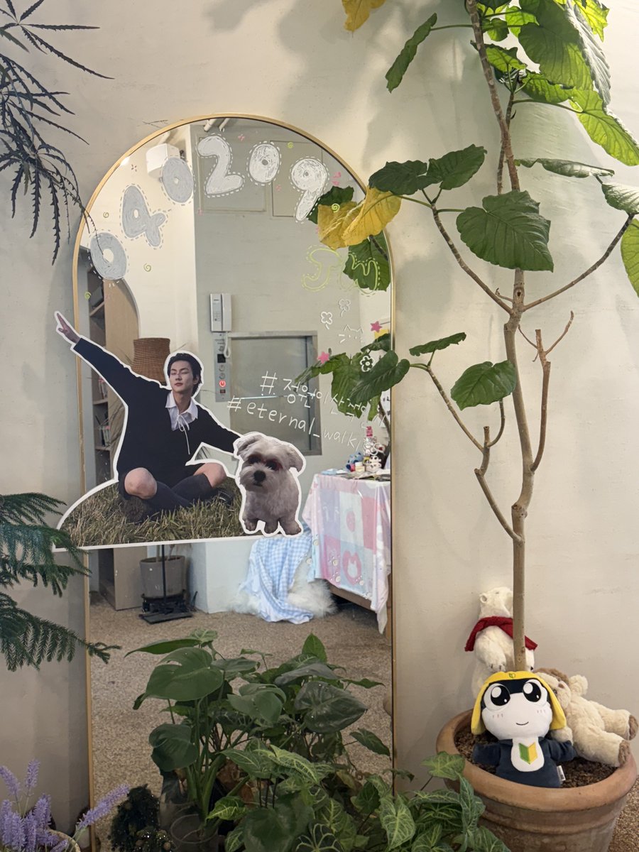 JungNyanging's tweet photo. 앞으로도 정원이와 함께 걷고 싶다...🩵🪽

우리 쩡이 생일 너무 축하해 ᯓᡣᩚ𐭩

#eternal_walkies #정원이산책일기 https://t.co/SwPCrEY9Xu