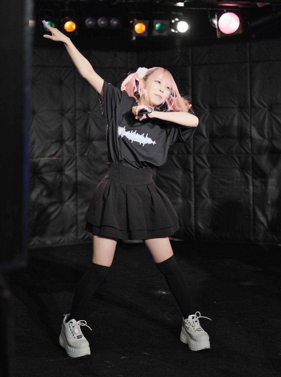 scarletwing495's tweet photo. COMe SUMMIT vol.2・一部(2025.11.30.日午後)にて、みる🐣🍼さん①。

※この時期は研究生、この後正規メンバー・みるきーほわいと。

#COMeSUMMIT2
#BrainBeat
#ぶれび
#MaUX_inc
#みる🐣🍼(@MiL_BB_2)
#東京アイドル 
#ライブ
#GOLDEN_PIGS