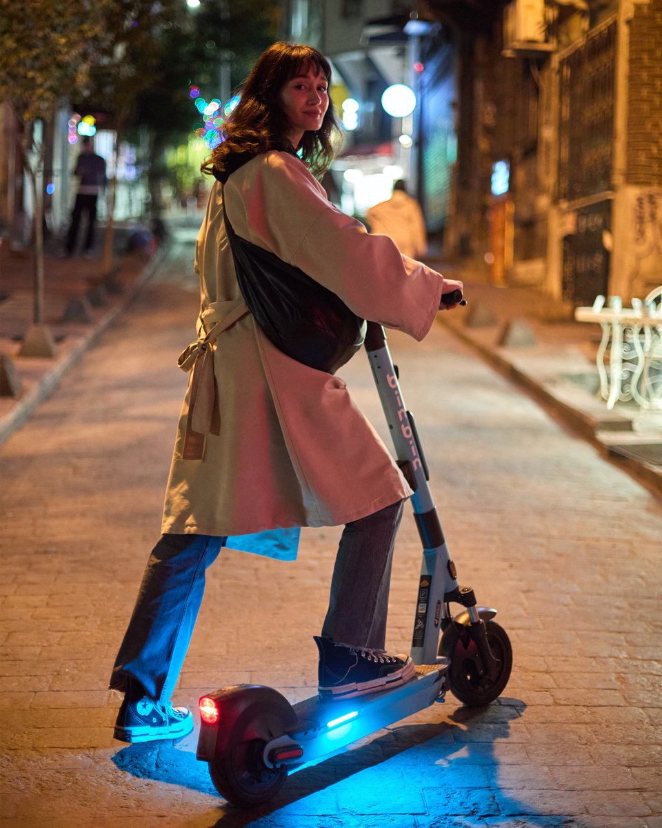 binbin_tr's tweet photo. Gece görünürlüğü sağlayan reflektörler, kaymaz taban yapısı, hassas fren sistemi ile biz her detayı düşündük, sana sadece sürüşün tadını çıkarmak kaldı.

#BinBin #MutluluğaSür https://t.co/Dhl3zBIdnS