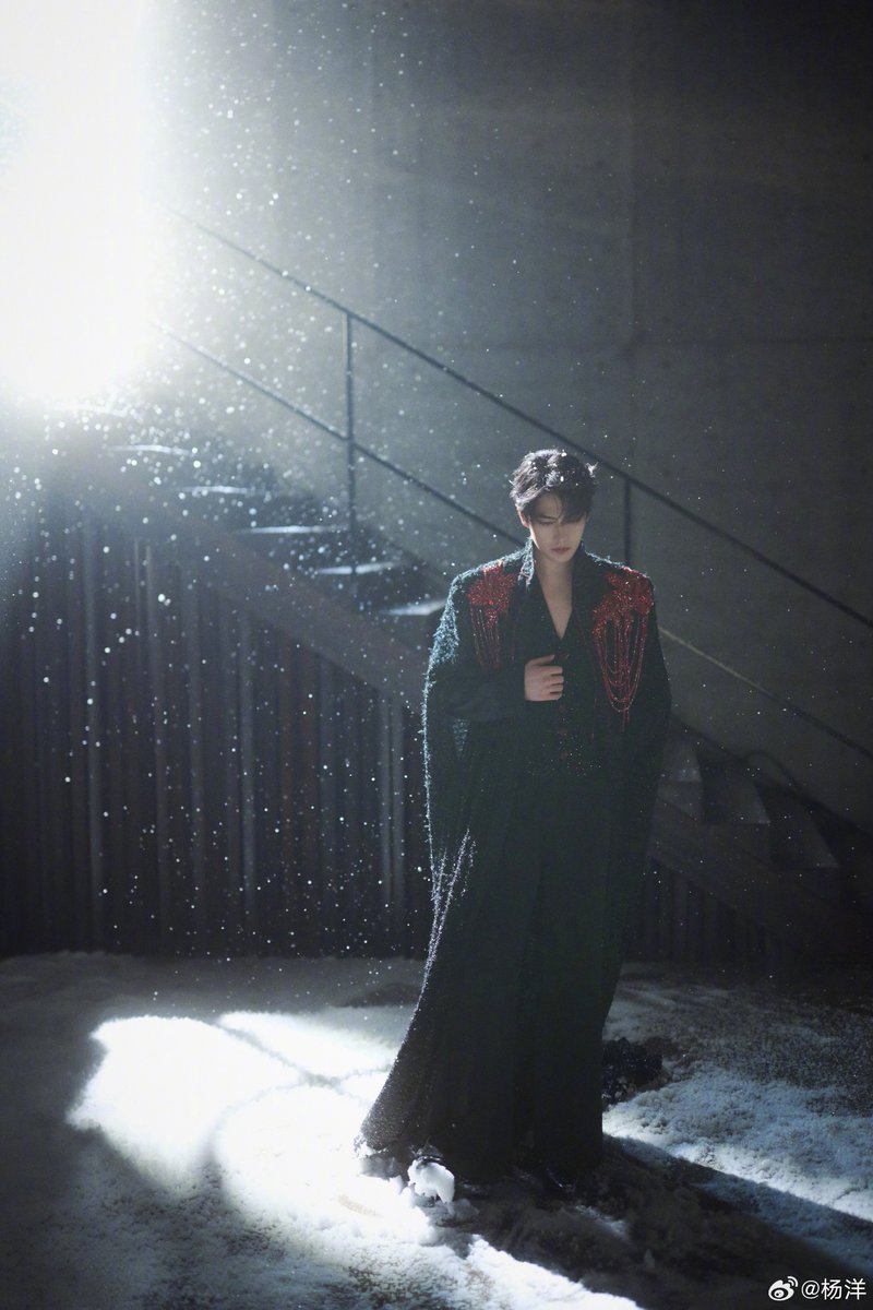 เบี้ยเดือนนี้แปลกตาดีจัง 

#หยางหยาง #YangYang杨洋 #YangYang #杨洋