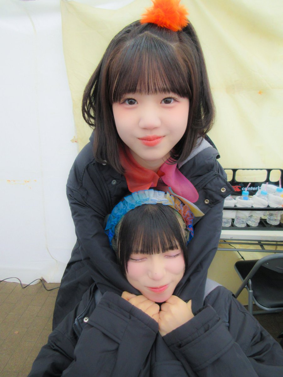 先週の土曜日の雪の日☃️

寒い〜ってくっついてました💙🧡