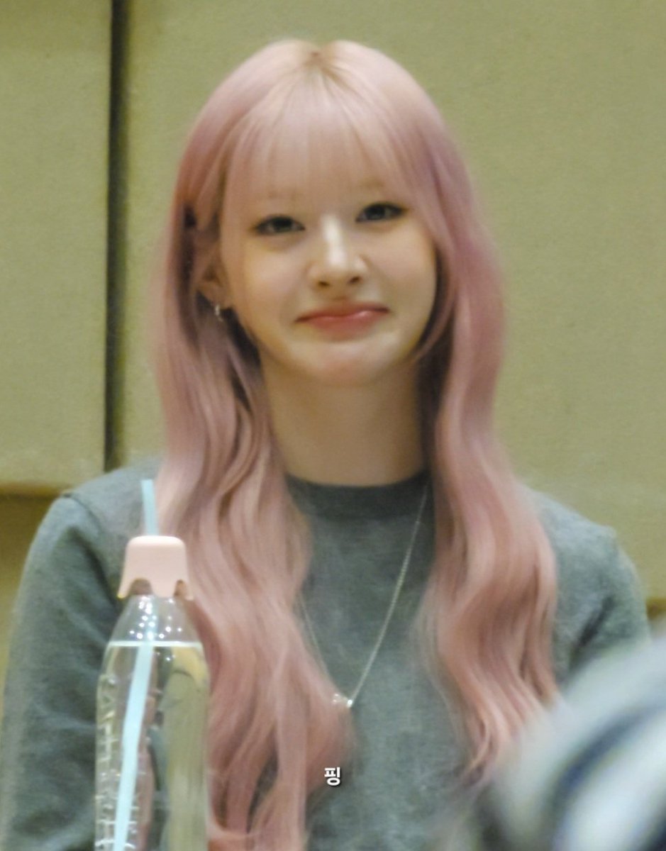 poonggga's tweet image. 🩷🩷🩷🩷 #세은