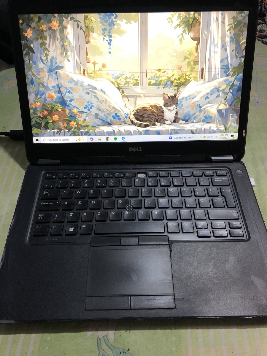 karingrenade's tweet photo. WTS laptop Dell Latitude E7450
spesifikasi di foto, mesin masih OK no minus. wa(088808787553)
minus nya di body tgl ganti palmrest nya aja, monitornya ada garis ga ngaruh banget sih. sama keyboard F8 udh copot.
dapet casan + laptop aja

yuk 1.8jt nego

#wts #jualaptop #belilaptop https://t.co/QcGG4Eob0f