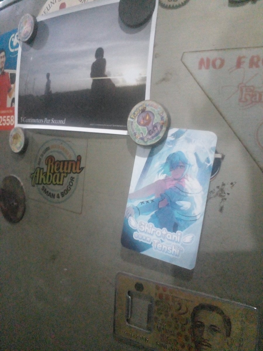 babangnyoi's tweet photo. Sudah dipajang di pintu kulkas 👍

Otsu kak @ShirotaniTenshi , makasih juga atas kesempatan ngobrolnya @virtunite_idn . Sukses terus ges

Sorry gak ada foto di acaranya, susah nyalain hp pake kunci motor awkakwawk https://t.co/io3uYga1OK