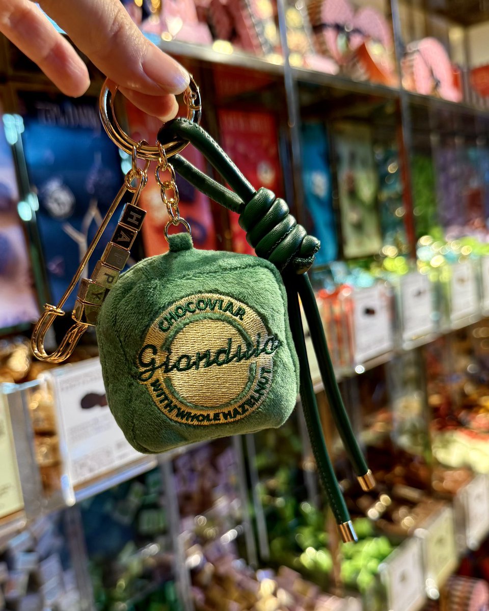 DON'T MISS IT! チョコビアがバッグチャーム、もうゲットしていただき