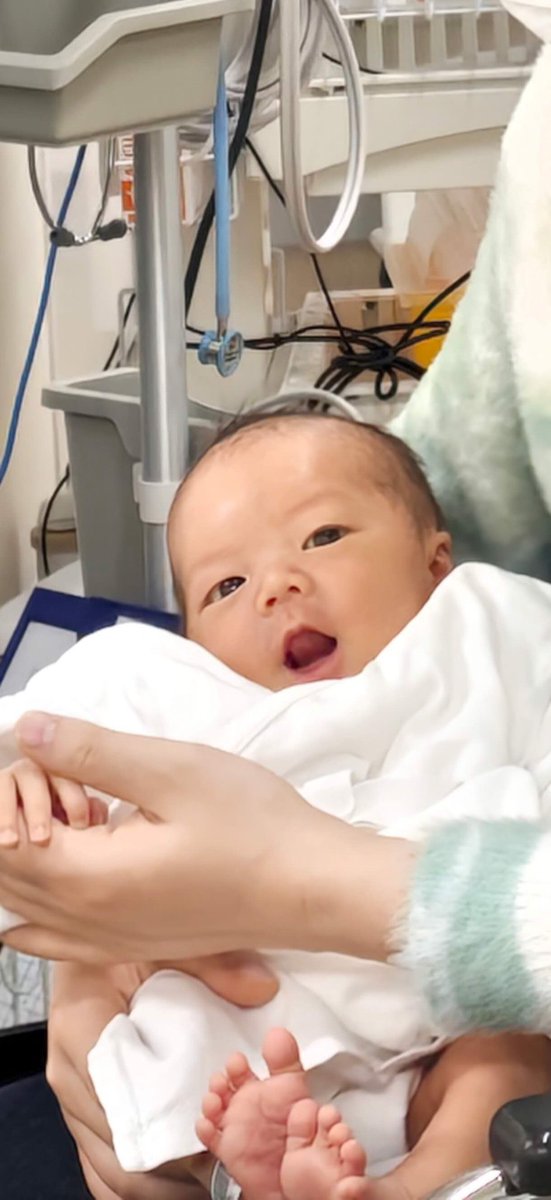 HakusinX's tweet photo. 報告が遅れましたが、1月の末に、第一子が産まれました！ケイショウくんです！いえーい！
こんなアカウント誰も見てないとは思いますが、見かけたら祝ってほしいです！すごく！
Hello World！！ https://t.co/7VDctfXOeW
