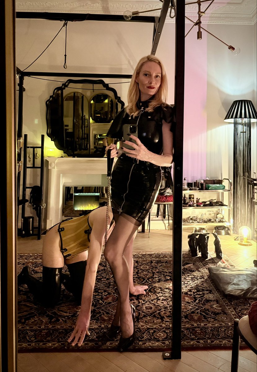 Lady Lola tweet media