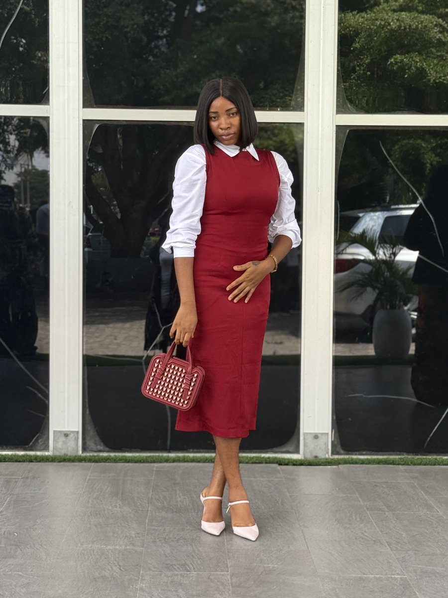 mhendys_fp's tweet photo. @Araoluwanimi01 Una no quick talk I just had garri and kuli kuli not quite long.😩

Outfits available! https://t.co/H6RTsgKkYR