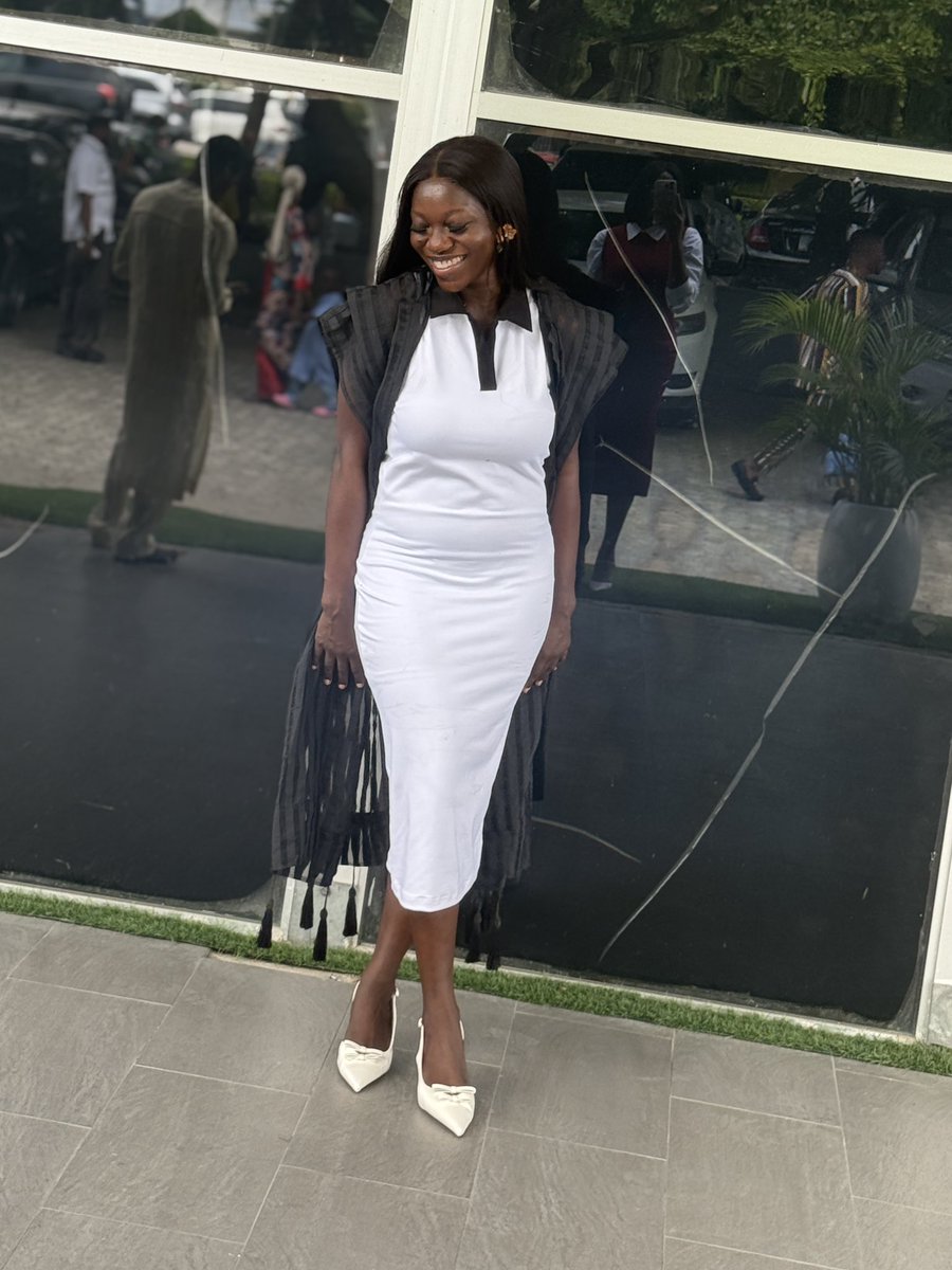 mhendys_fp's tweet photo. @Araoluwanimi01 Una no quick talk I just had garri and kuli kuli not quite long.😩

Outfits available! https://t.co/H6RTsgKkYR