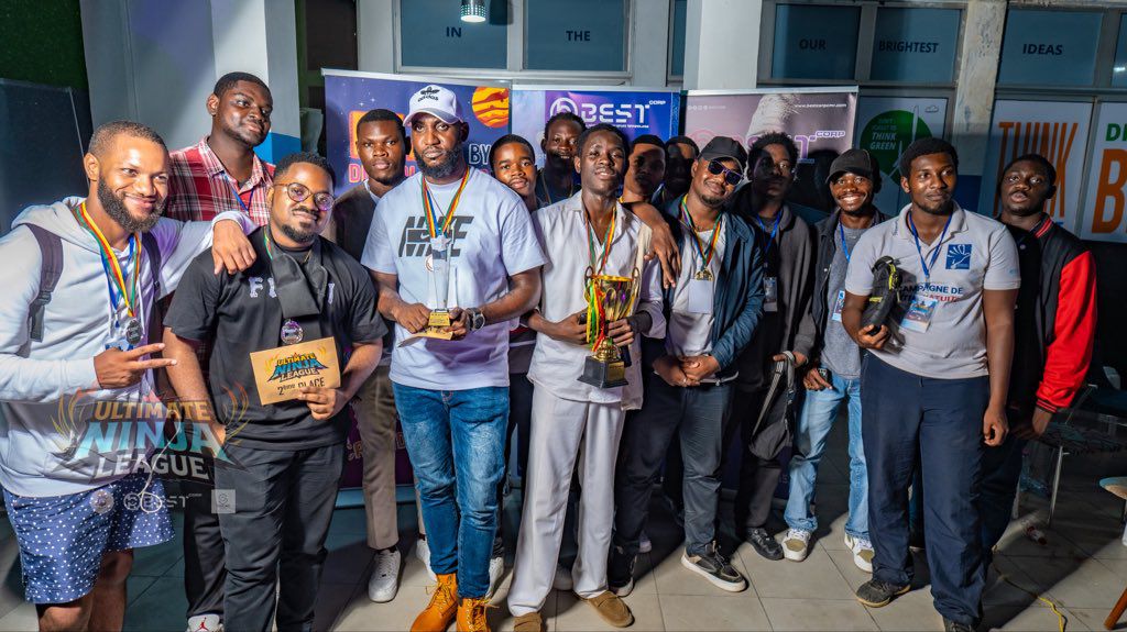 [ ULTIMATE NINJA LEAGUE]
Et c'est la Team PHANTOM BLADE qui finit par gagner cette 1ere édition de l ultimate ninja league 
Suivi par la Team emperor Crimson en 2eme et la Team shadow Storm en 3eme.
Revivez ce moment via ce lien : youtube.com/live/qmhPokCD6…