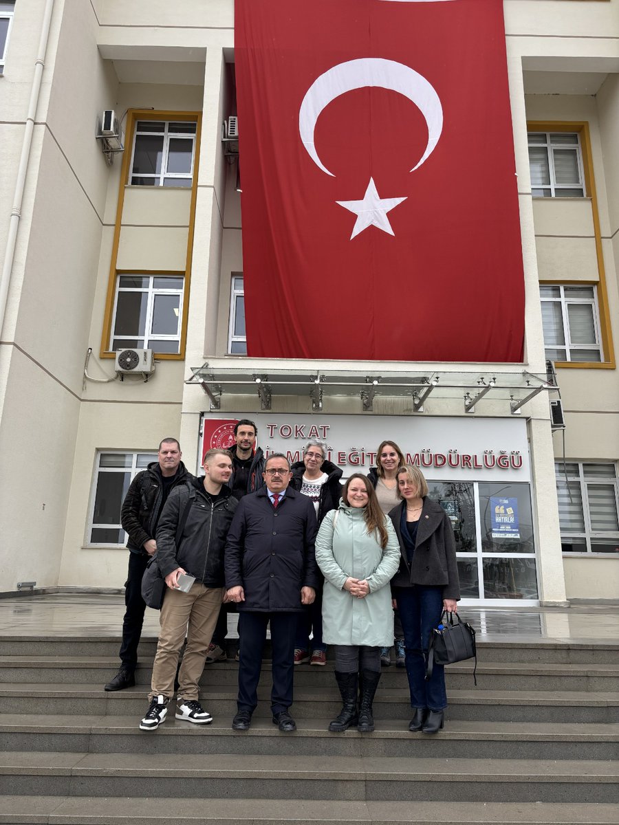 Proje kapsamında Tokat’ta gerçekleştirilen C1 Staff Training programı çerçevesinde, Tokat İl Millî Eğitim Müdürümüz Sayın Hüseyin Kır makamında ziyaret edilmiştir.
tokateml.meb.k12.tr
<a href="/tcmeb/">Millî Eğitim Bakanlığı</a> <a href="/tokatvaliligi/">Tokat Valiliği</a> <a href="/tokatmem/">Tokat İl Milli Eğitim Müdürlüğü</a> <a href="/Tokat_mte/">Tokat Mesleki ve Teknik Eğitim</a>