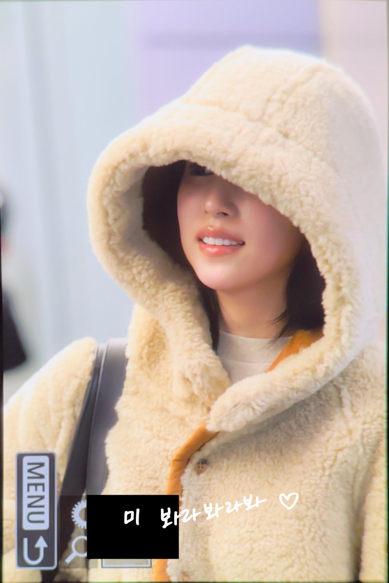 Look At Mi tweet media