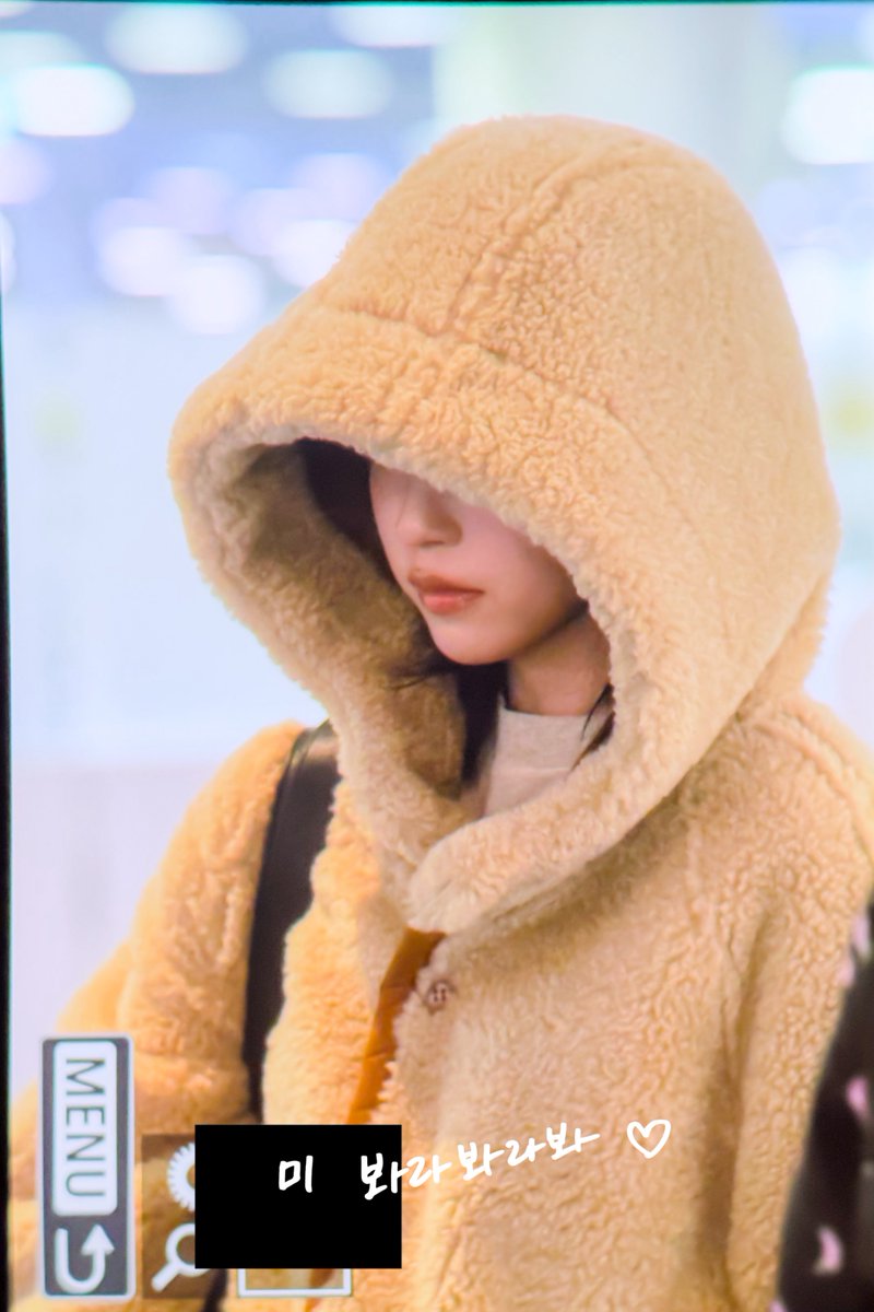 Look At Mi tweet media