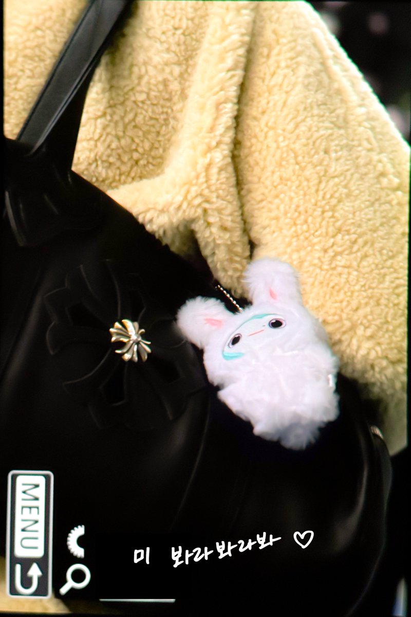 Look At Mi tweet media