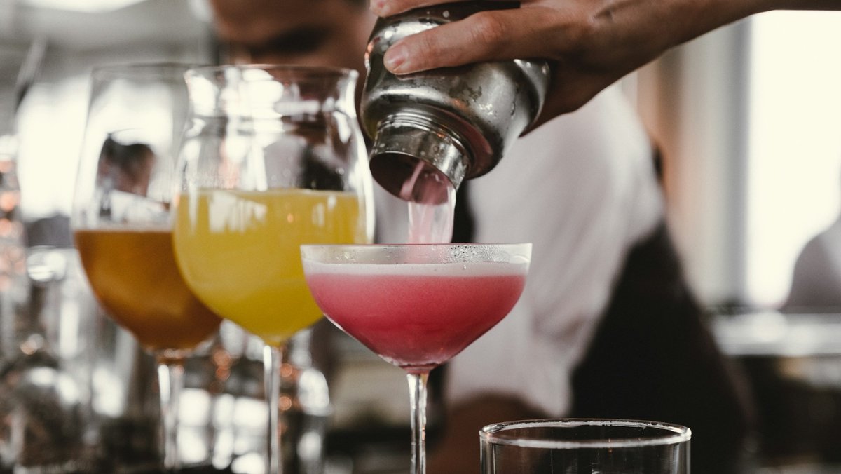 Weekend enjoyment 🤝 Monday budgeting.

Did you drink responsibly…
or financially irresponsibly?

Be honest.
#drinkulture #toastpos #Mega4Dayzz