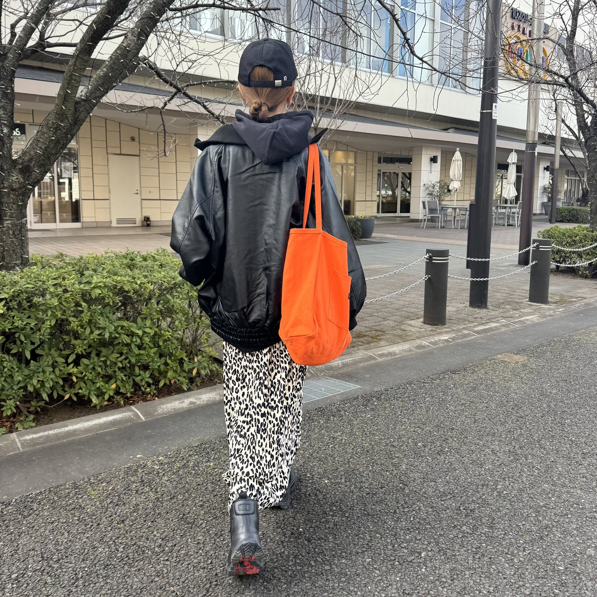 copine_select's tweet photo. #アウター
https://t.co/oTP5lxFgCu

#パーカー
https://t.co/nIRRIJXy9l

#ロングスカート
https://t.co/5vjzTC8oeQ

#bag 
https://t.co/aJKswWLo9T

#おしゃれ女子　#ママ��ーデ　#fashion #copine #onlineshop #outfit #オトナカジュアル https://t.co/ljSMjsWOW6