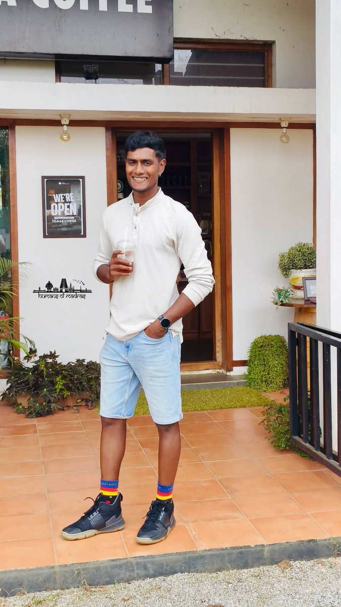 HumanssofMadras's tweet photo. “I was born in Chennai, but growing up, home kept changing."

Full Story >> https://t.co/6M1bsaNzLj

#life #journey #success #humansofmadras https://t.co/QDk9tmPq4b