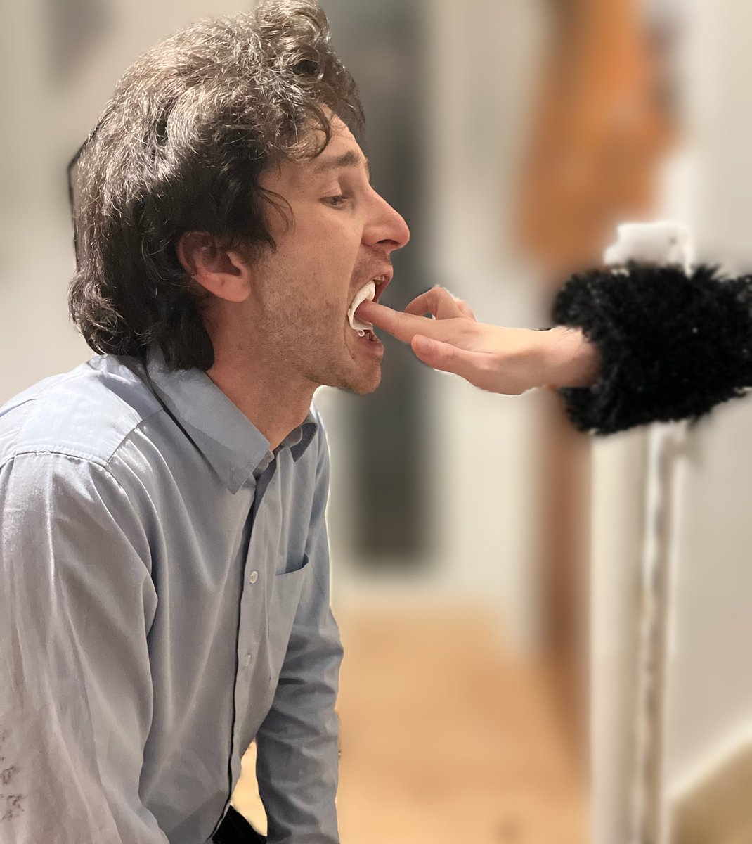 Favscarxgirl's tweet photo. Ah oui et aussi je me suis mouchée et j’ai fait bouffer mon mouchoir plein de morve à Medor mdrrr https://t.co/6sXInpsyRE