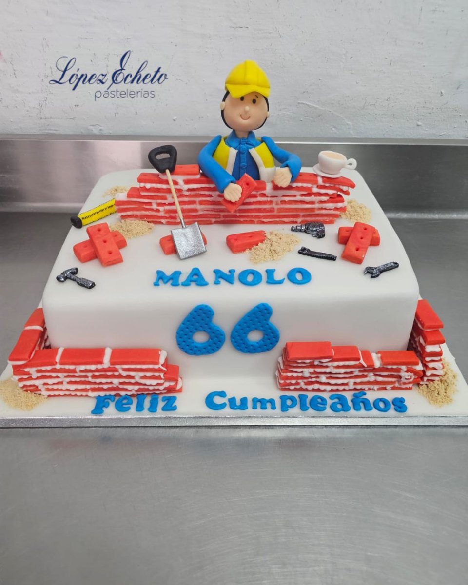 ¿Queda poco para que sea tu cumpleaños? Disfrútalo a fondo con una tarta totalmente personalizada.   

¡Confía en López Echeto para endulzar los momentos más especiales!  

➡️ Encarga tu tarta personalizada a través del teléfono 922 250 629 o el email encargos@lopezecheto.com