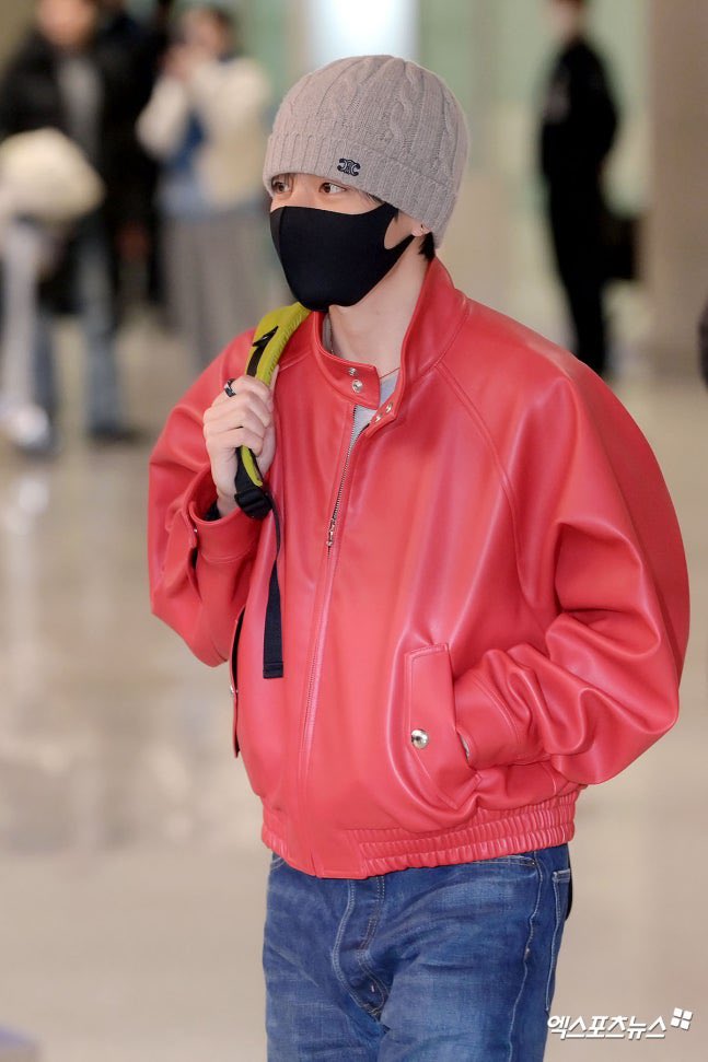 taeguide's tweet photo. WELCOME HOME TAEHYUNG ❣️ https://t.co/CvCDboksqJ
