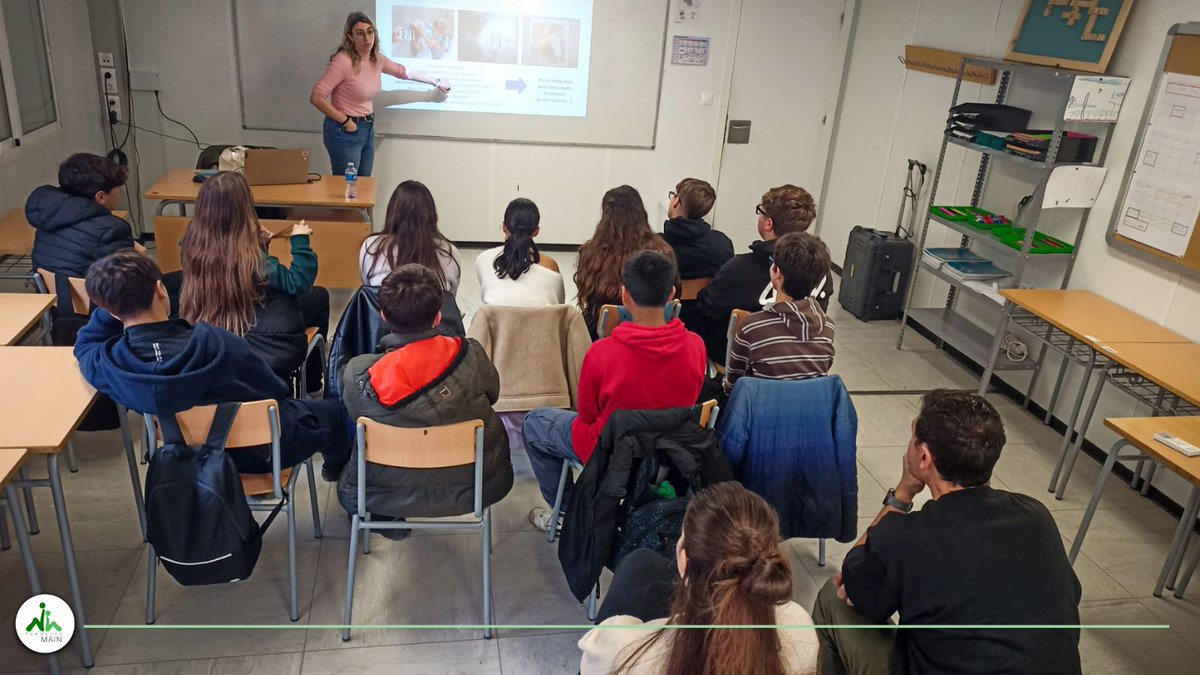 L'alumnat del projecte NOX de Polinyà participa en diferents tallers per adquirir eines i coneixements per cuidar i mantenir una correcte salut física i mental, aspecte important per al creixement i desenvolupamnt personal.
#FundaciMain #GenerantOprtunitats