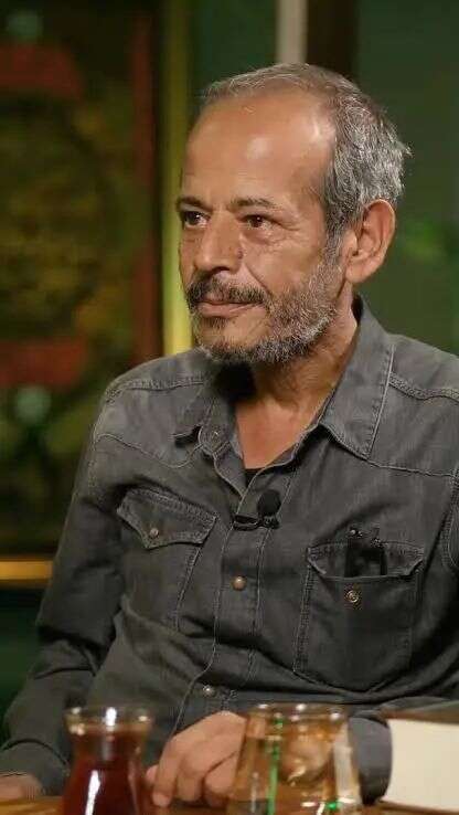 Dün gece yazar Bülent Akyürek’in vefat haberini alınca duygulandım, üzüldüm... 
Oysa hiç tanışmamıştık; hiç karşılaşmamış, hiç sohbet etmemiştik. Ama kitapları ve kelimeleriyle beni sarmış, bu çağda ve bu devirde böylesi bir sahicilik beni sarsmıştı.
Rabbim rahmet eylesin.