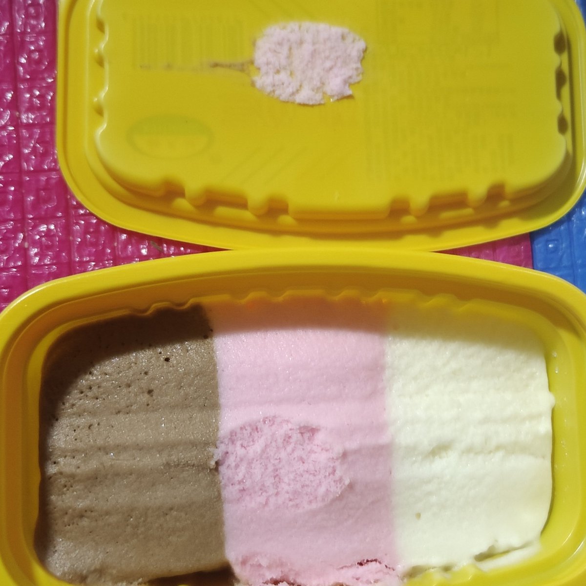 Marker_mouse's tweet photo. look at the new bpino sprite and 
FUCK NOOO MY ICE CREAM WHYYYY!!!!!! https://t.co/Um69l6uMeG