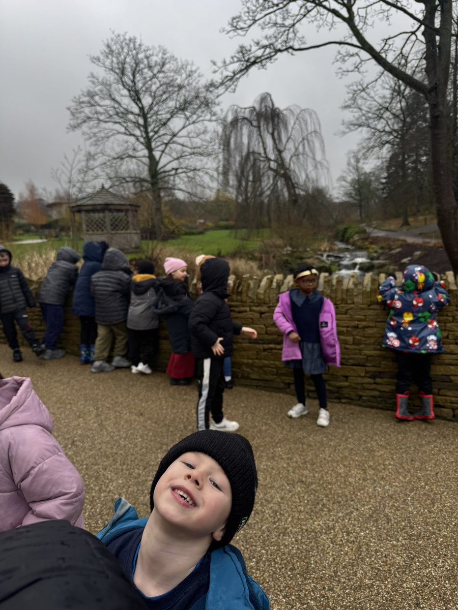 stjosephskly's tweet photo. We have had a little explore and are ready for our workshop at 11:00. We are so excited to learn all about plants and how they grow! #SJKOutdoorLearning #WillowClass #SJKScience https://t.co/OF2WZek9kt