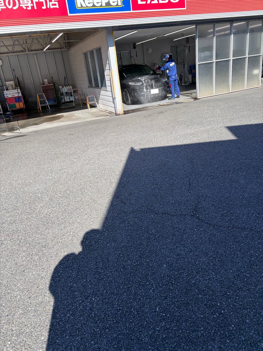 haseshun17's tweet photo. 久々に雪降って車汚れたので洗車してもらいました https://t.co/zzSwgtfj2u
