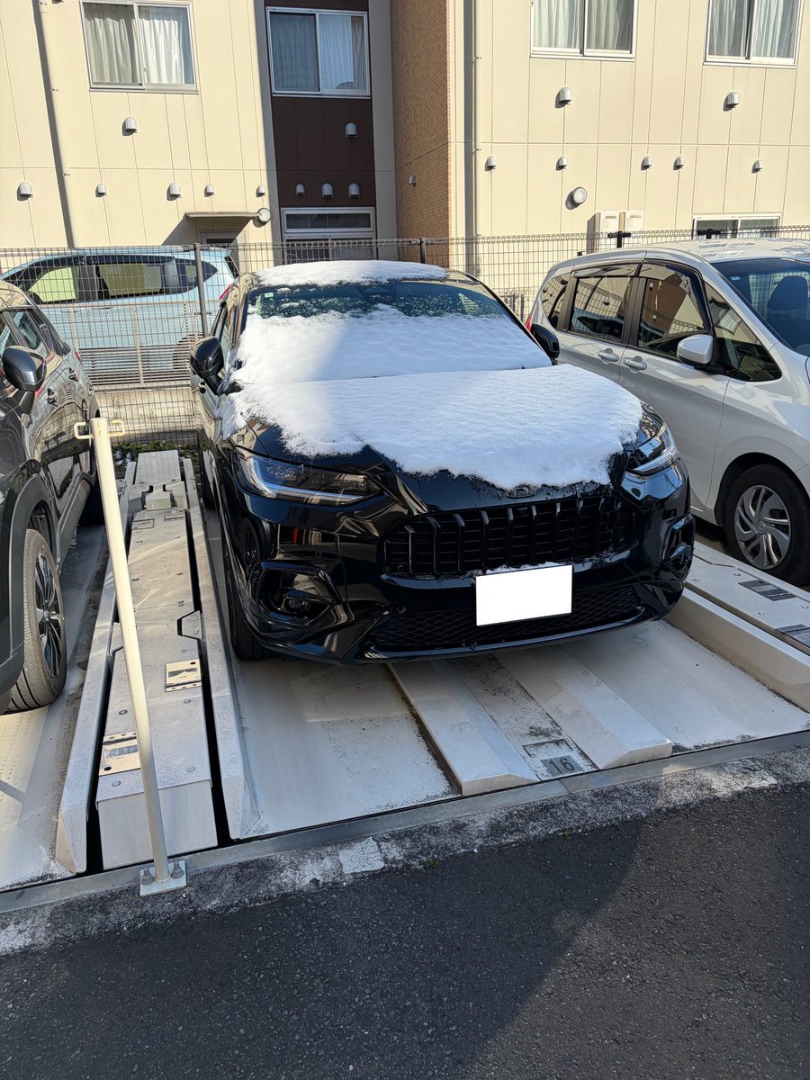 haseshun17's tweet photo. 久々に雪降って車汚れたので洗車してもらいました https://t.co/zzSwgtfj2u