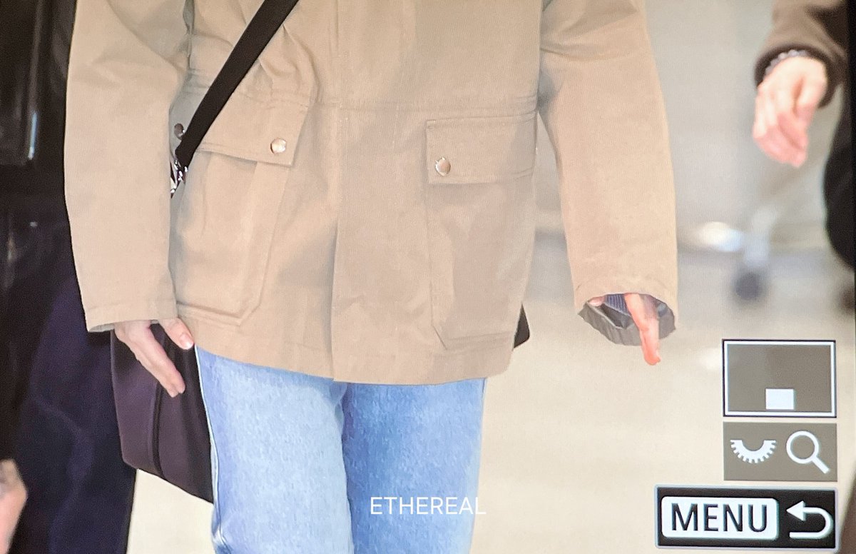 ethereal__jimin's tweet photo. 260209😍 ICN   
#BTS #JIMIN #지민 #방탄소년단 https://t.co/2id2uThByF