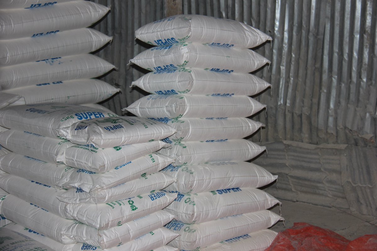 serveasmileF's tweet photo. Providing essential food items such as flour keeps our work moving forward. Through Serve A Smile Foundation, we ensure that the children we support do not attend school hungry throughout the term. Proper nutrition is a key part of learning, helping children stay healthy, focused https://t.co/omT4EToc91