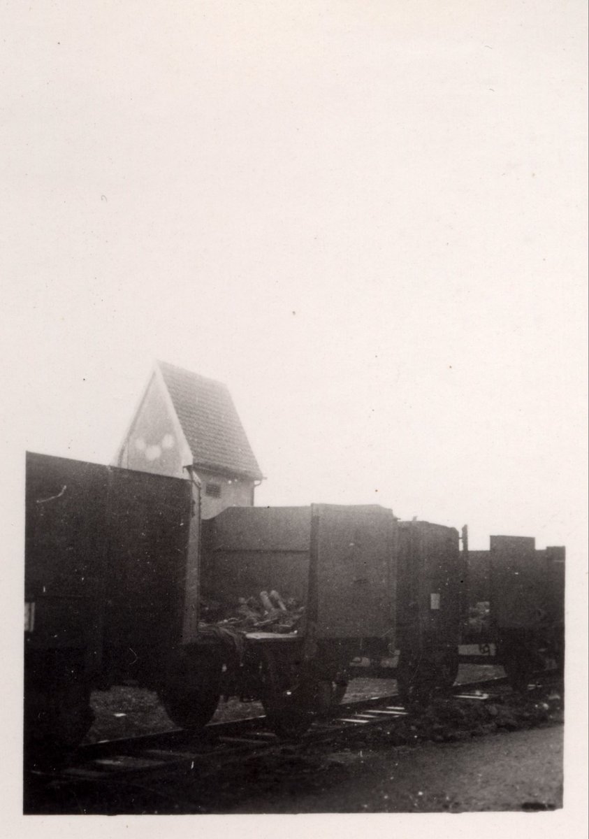 GerschelEric's tweet photo. @Linformatrice1 @francoismendy1 @SlMONWEINBERG Petite #merdeuse #mangemerde … voici quelques photos du #camp de #dachau prises par mon oncle qui a fait la #campagne d’Allemagne de #Berlin jusqu’au nid d’#hitler !! https://t.co/QxSDndh28V