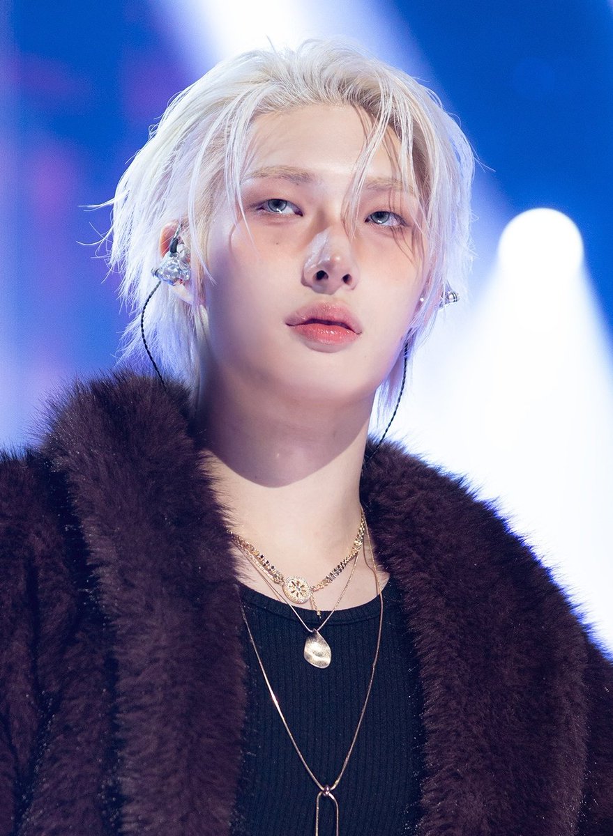 how does someone just look like this