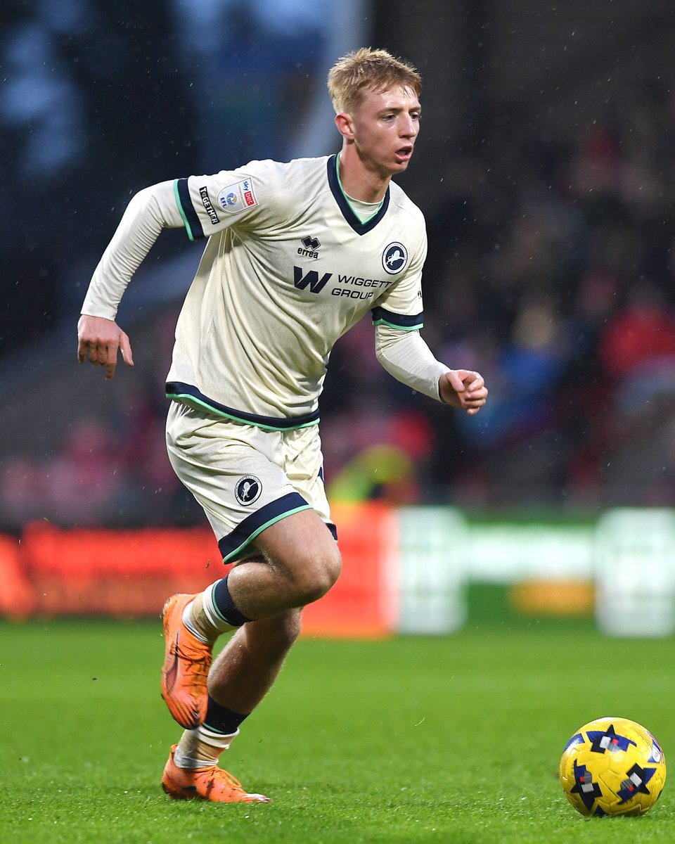 First appearance in a Millwall shirt ✅

👏 Good to see you out there, Tommy!