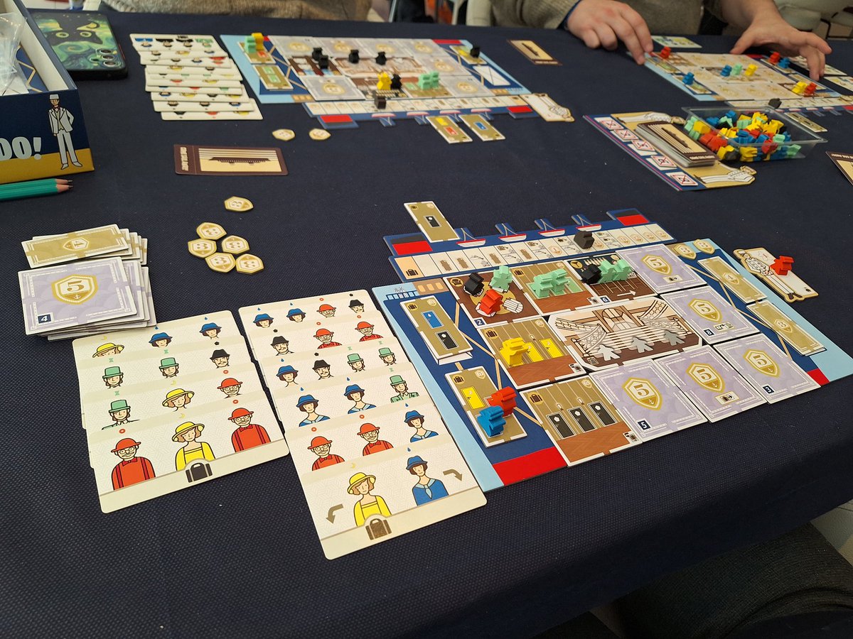 asoc_elduende's tweet photo. Estuvimos en la Deviriada que organizó @DevirIberia en un hotel de Lloret de mar. Gran evento y mejor buffet. Se presentaron futuras novedades como taller de santa claus (que nos gustó mucho), caracoles (juego estilo worms), shinjuku, railway boom... #deviriada #juegosdemesa https://t.co/S33Yjgobc4