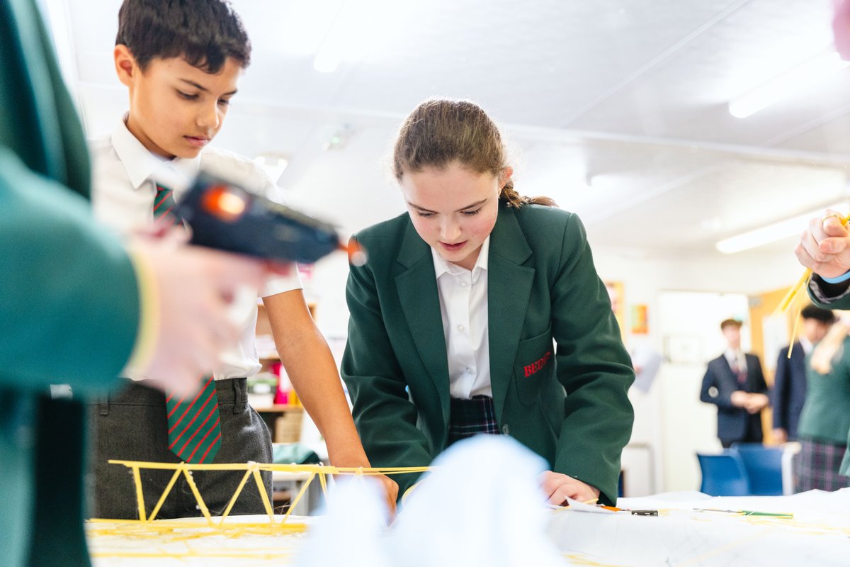 bedesprep's tweet image. Last week, our Year 7 pupils visited the Senior School for Engineering Day!

Their mission was to construct a 3D structure to span 40cm using only spaghetti and glue - then watch it face the ultimate weight-bearing test!

Read more about their day: ow.ly/pu5R50YbyZr