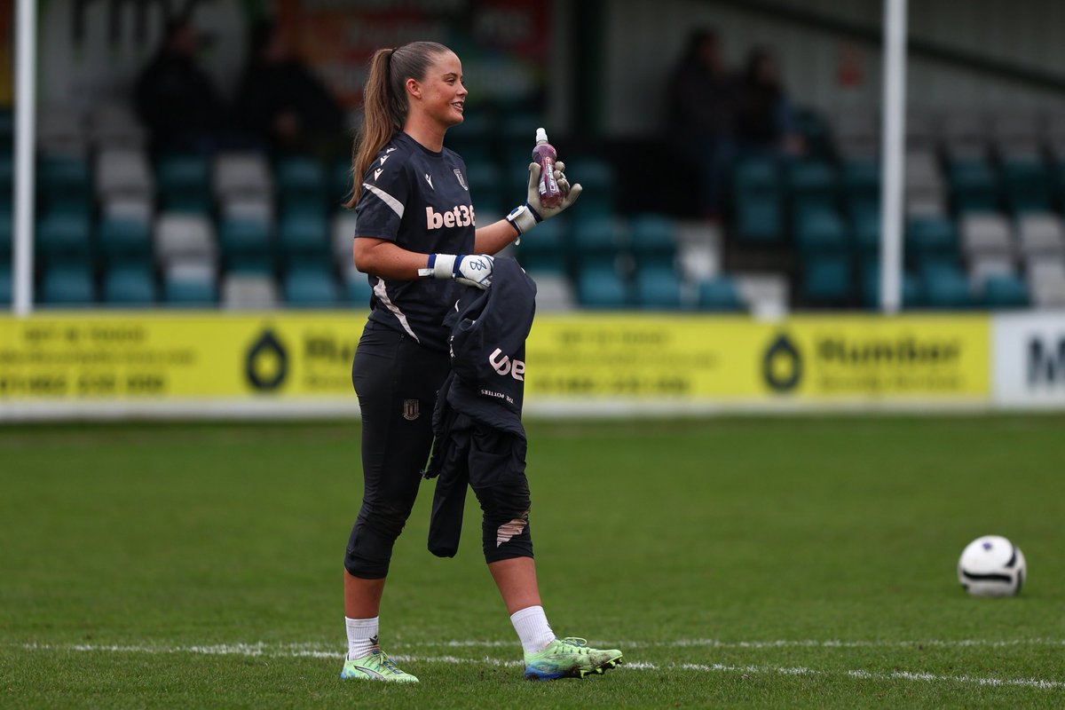 Lucy Farrell tweet media