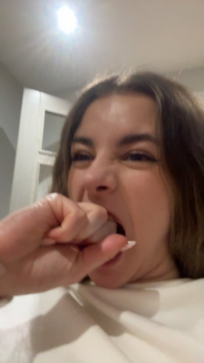 no one understands me when i turn to them and say “VASS” ??!!?! 

I WORK WITH NO ONE WHO PLAYS CS