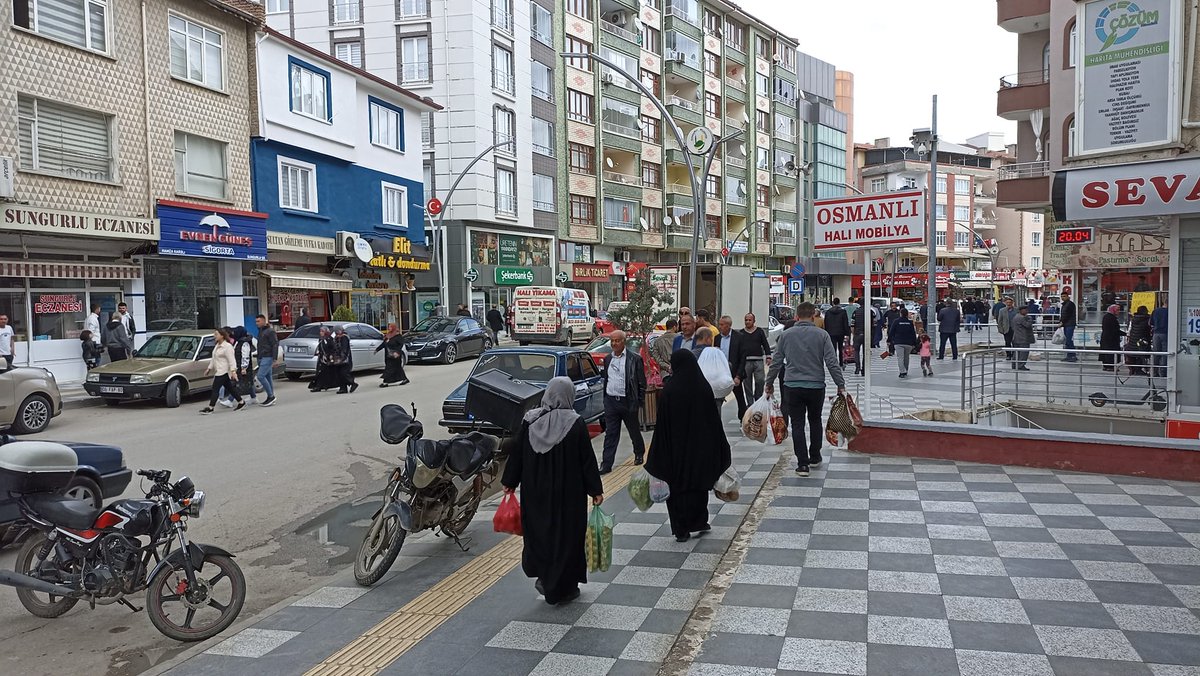 SUNGURLU HARİÇ ÇORUM’UN TÜM İLÇELERİNDE NÜFUS AZALDI
SUNGURLU - Adrese Dayalı Nüfus Kayıt Sistemi (ADNKS) sonuçlarına göre, Çorum’da Sungurlu dışında tüm ilçelerin nüfusu azaldı.