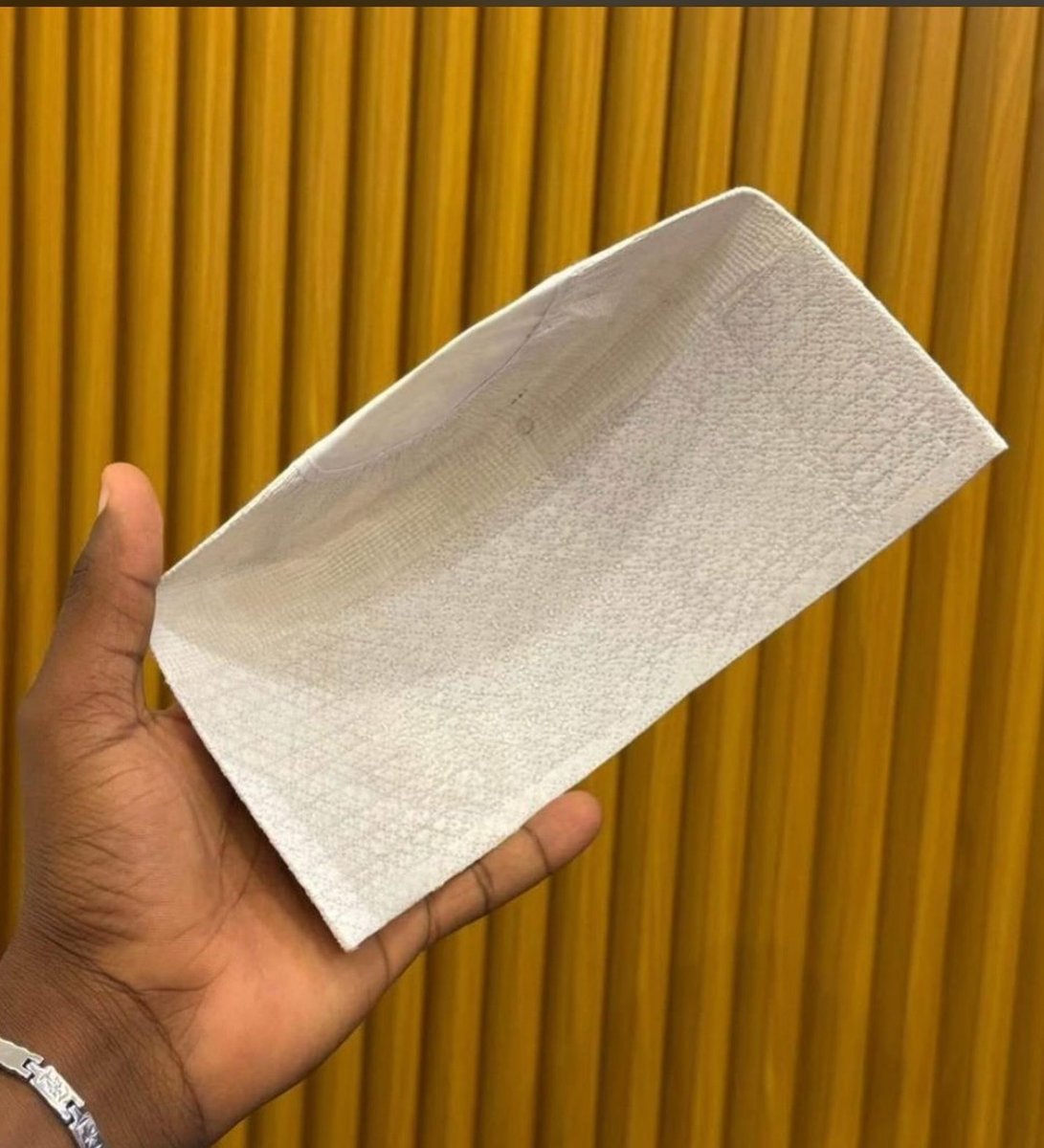 TweetsbyAzeez's tweet image. White ELEGANZA CAPS Available In All Sizes🔥🎊

🏷️:10K EACH
📍KANO,NIGERIA
☎️:08148663410

DELIVERY NATIONWIDE | 🗳️☑️
wa.me/23408148663410 | 🥂

#MondayMotivaton Where is Atiku Ikoyi Seyi Akpabio